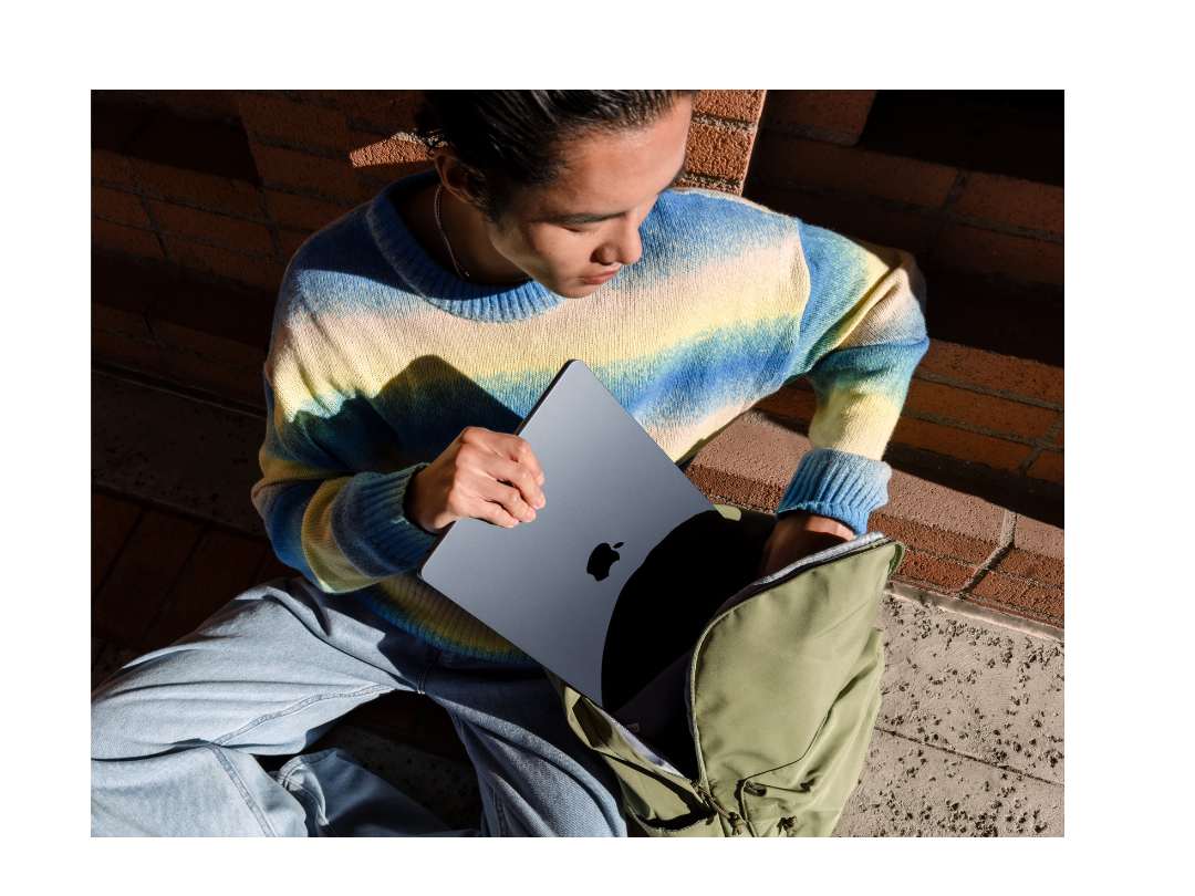 Apple MacBook Air 15-inch (2024) – M3 with 8-core CPU / 8GB RAM / 256GB SSD / 10-core GPU / macOS Sonoma / English & Arabic Keyboard / Space Silver Apple MacBook Air 15-inch (2024) – M3 with 8-core CPU / 8GB RAM / 256GB SSD / 10-core GPU / macOS Sonoma / English & Arabic Keyboard / Space Silver